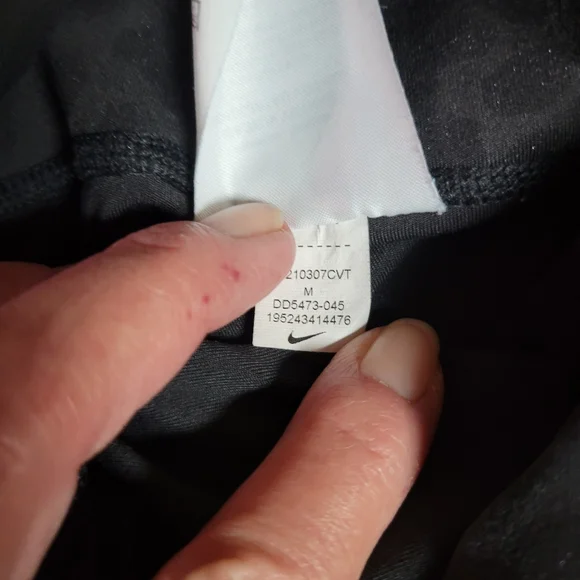 Gently Used size med mid rise Nike Dry-fit one Leopard Print - Picture 7 of 10